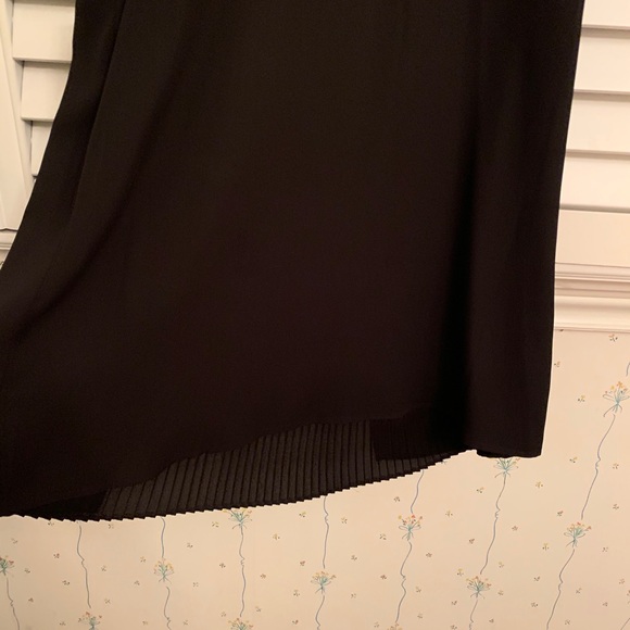 Calvin Klein Top. - Picture 2 of 4